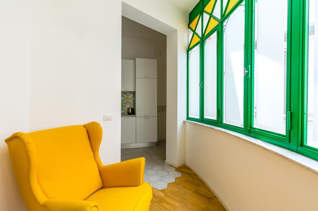 Nova Stylish House In Center By Napoliapartments المظهر الخارجي الصورة